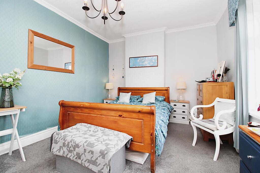 4 bedroom terraced house for sale in Woodlands Road, Barry, CF62