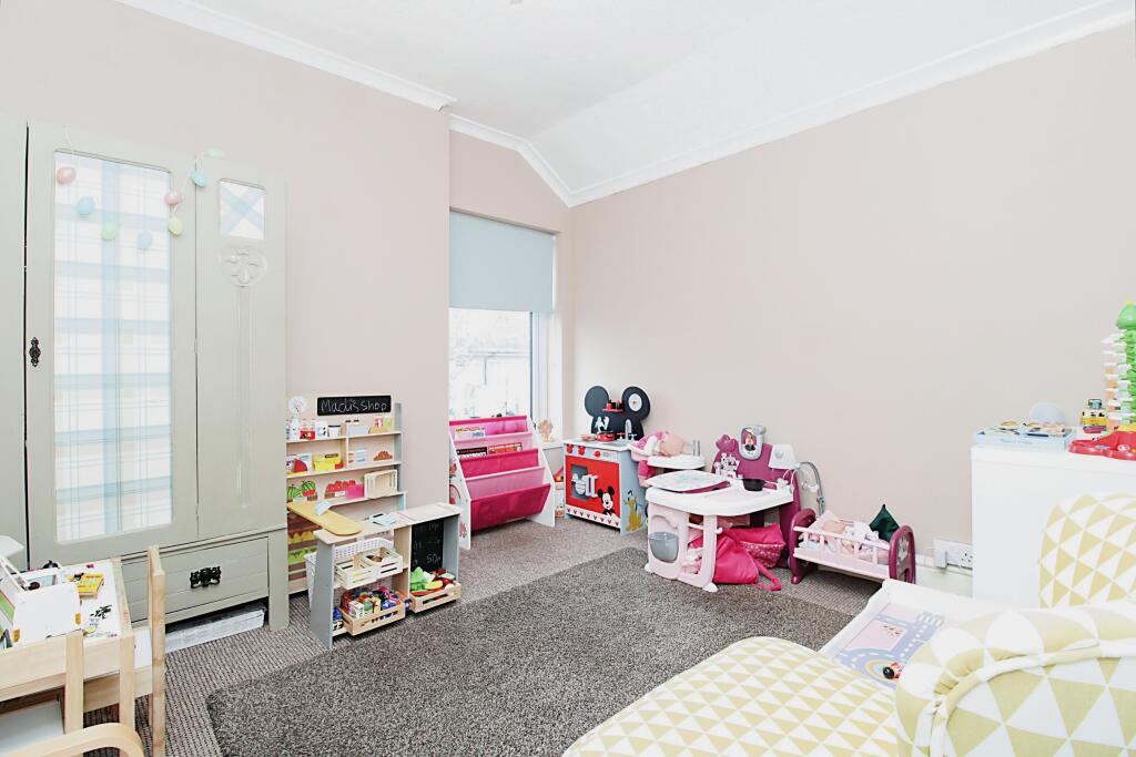 4 bedroom terraced house for sale in Woodlands Road, Barry, CF62