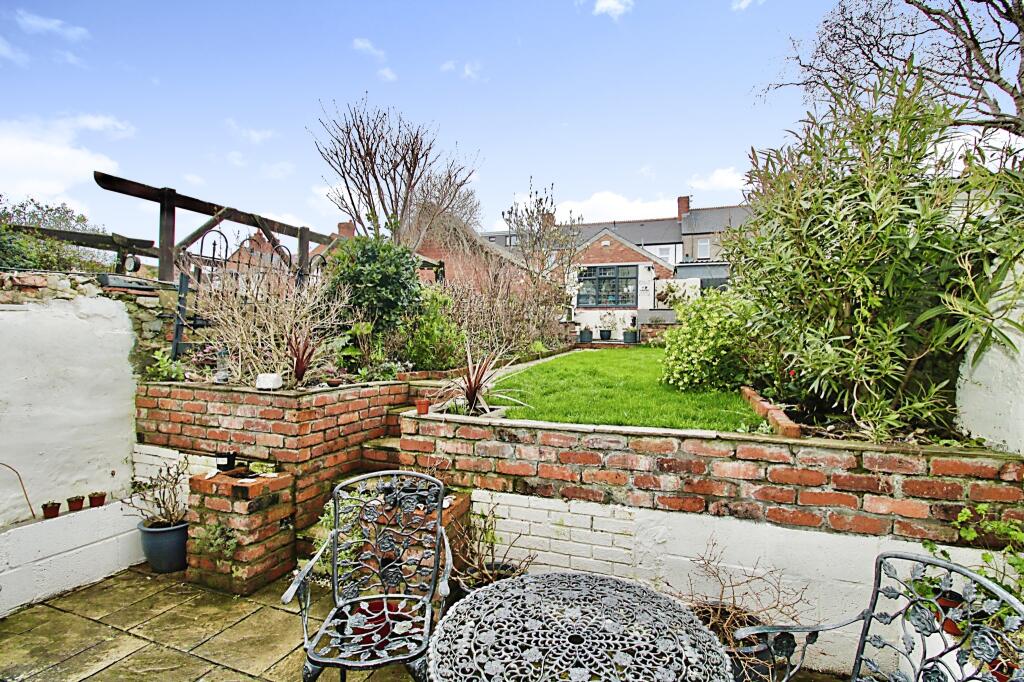 4 bedroom terraced house for sale in Woodlands Road, Barry, CF62