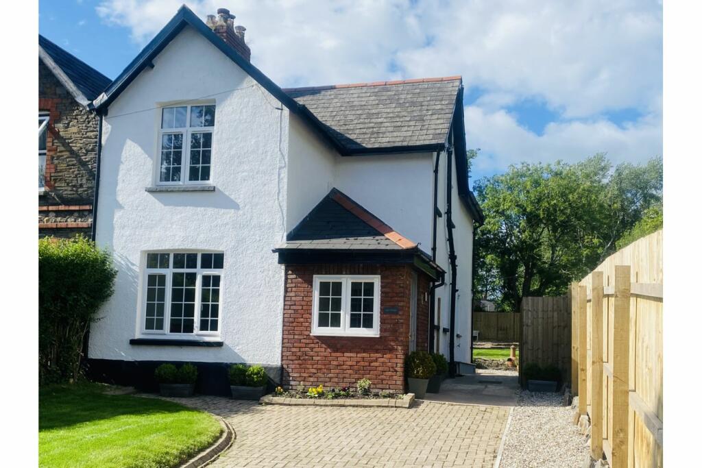 3 bedroom semidetached house for sale in Fidlas Road, Cardiff, CF14