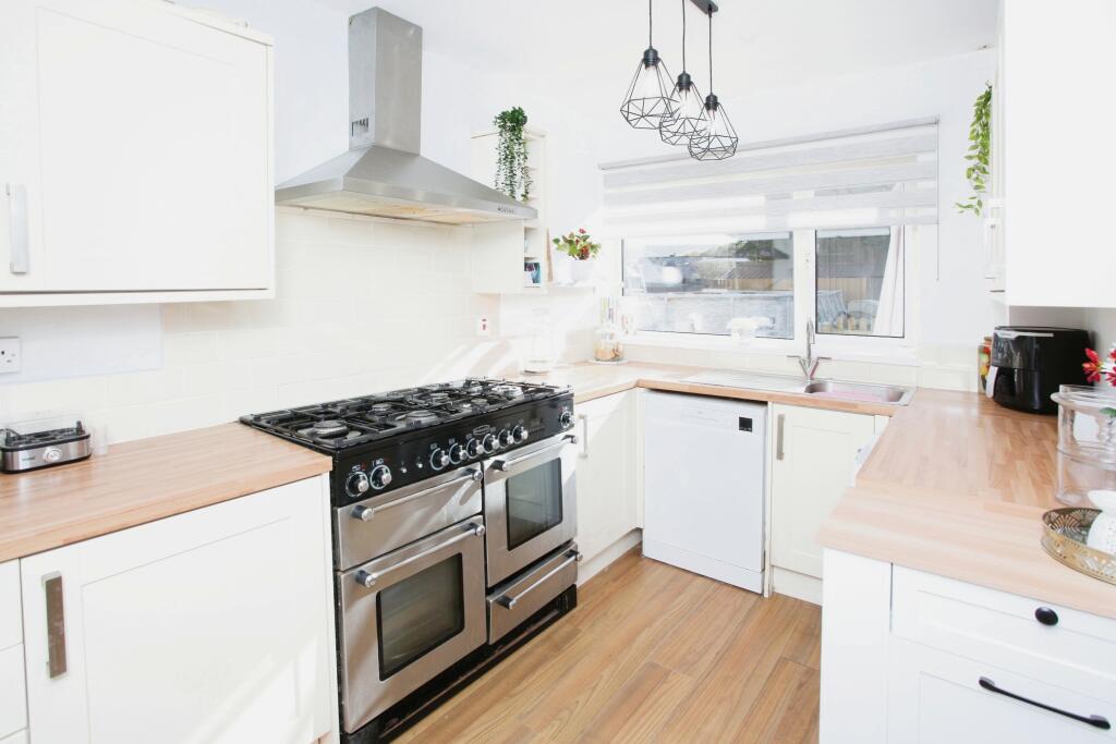 Additional property image - Greenfield Avenue, Pontypridd, CF37