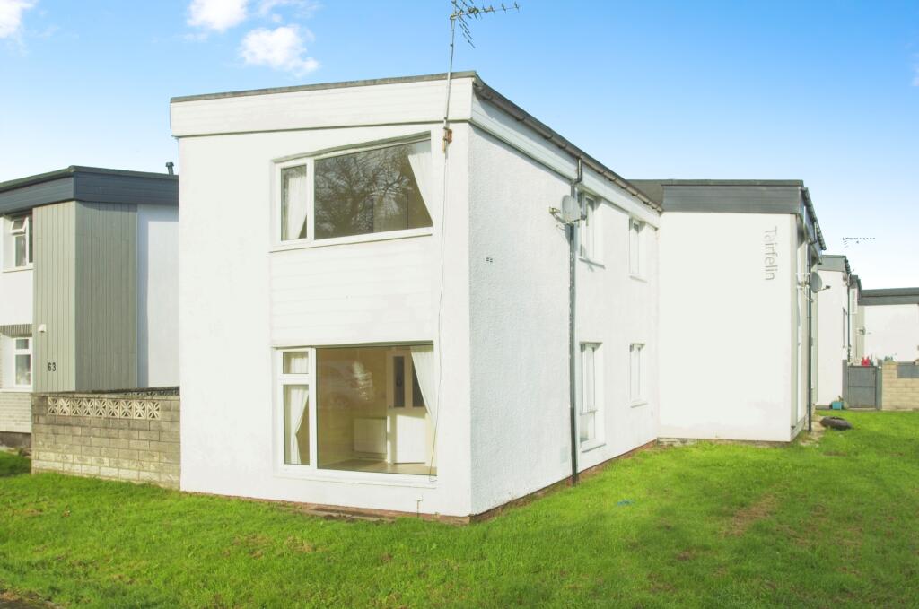 Main image of property: Tairfelin, Bridgend, CF31