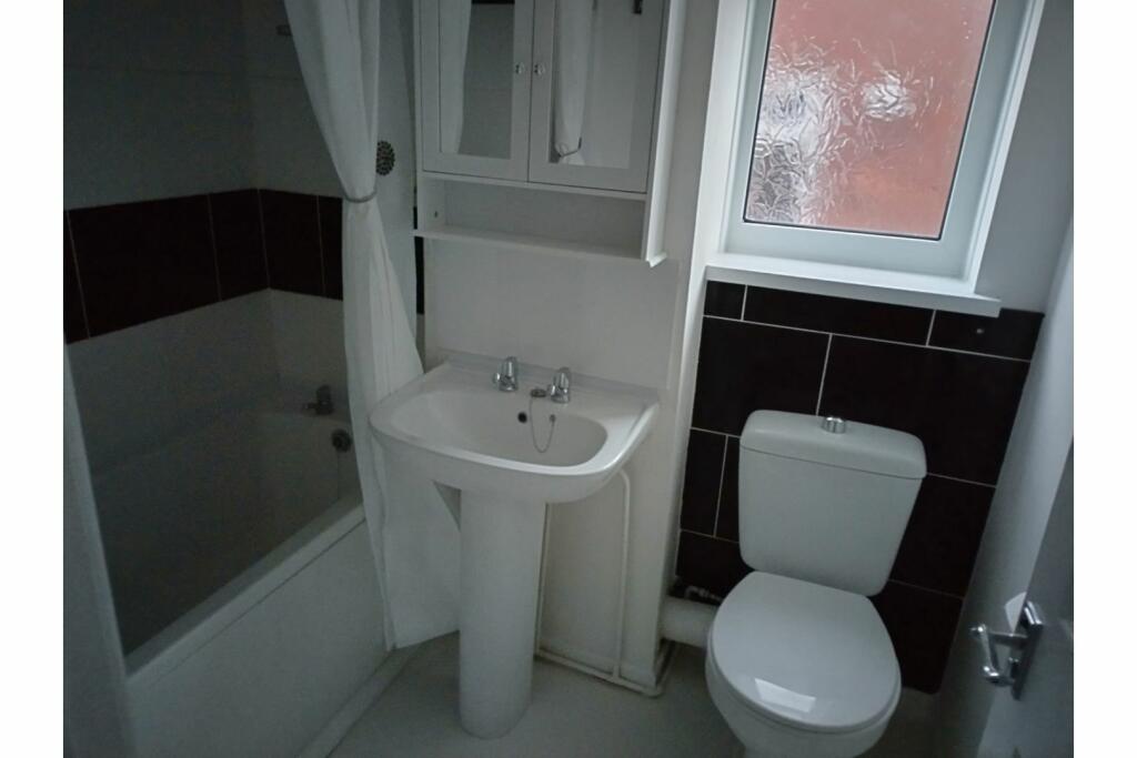 Additional property image - Meadowcroft, Rhoose, CF62