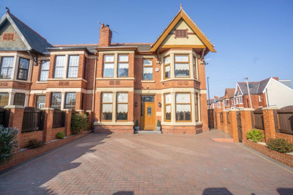 4 bedroom semidetached house for sale in Liscard Road, Wallasey