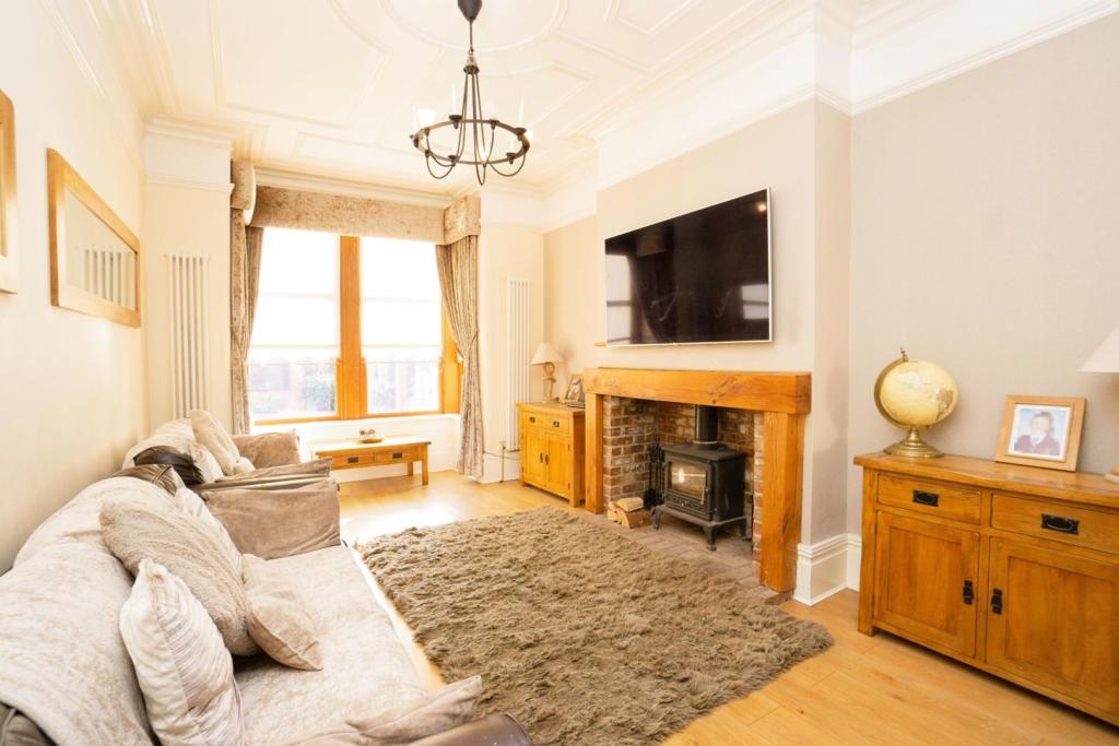 4 bedroom semidetached house for sale in Liscard Road, Wallasey, Wirral, CH44