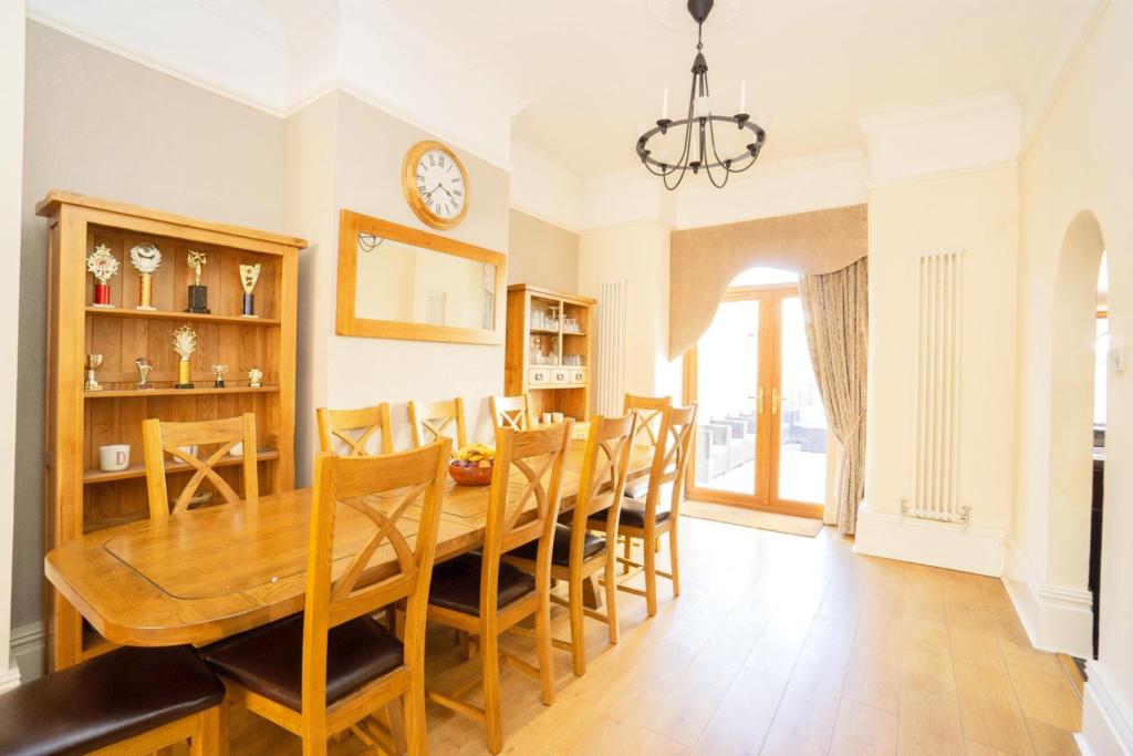 4 bedroom semidetached house for sale in Liscard Road, Wallasey