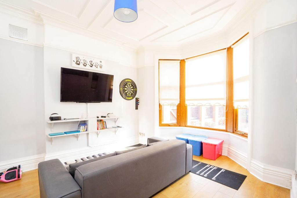 4 bedroom semidetached house for sale in Liscard Road, Wallasey