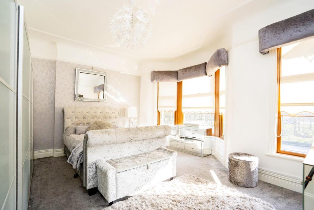 4 bedroom semidetached house for sale in Liscard Road, Wallasey