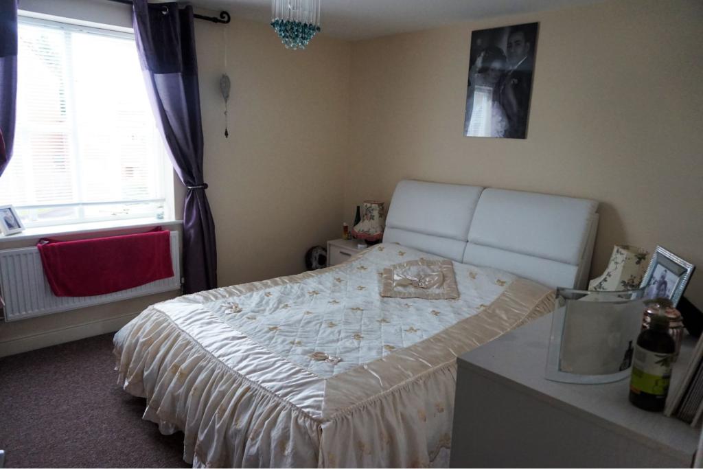 3 bedroom link detached house for sale in Benton Drive, Chester, CH2