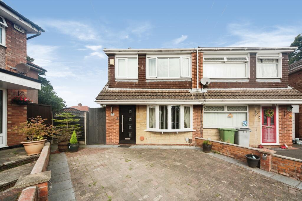3 bedroom semidetached house for sale in Bramhall Drive, Wirral, CH62