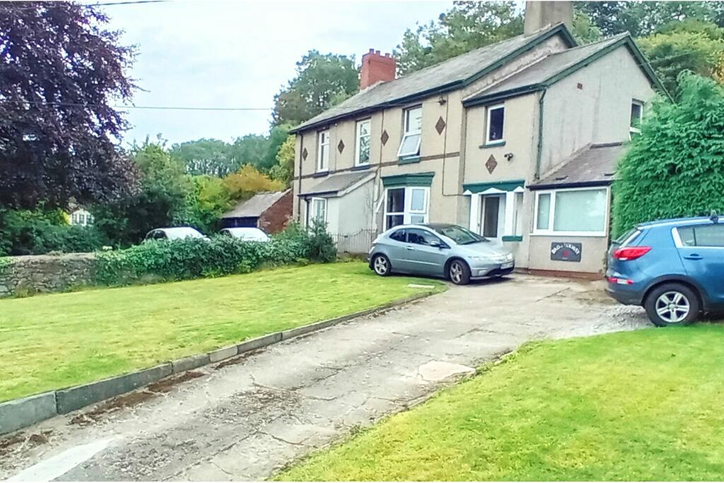 3 bedroom semidetached house for sale in Holway Road, Holywell, CH8
