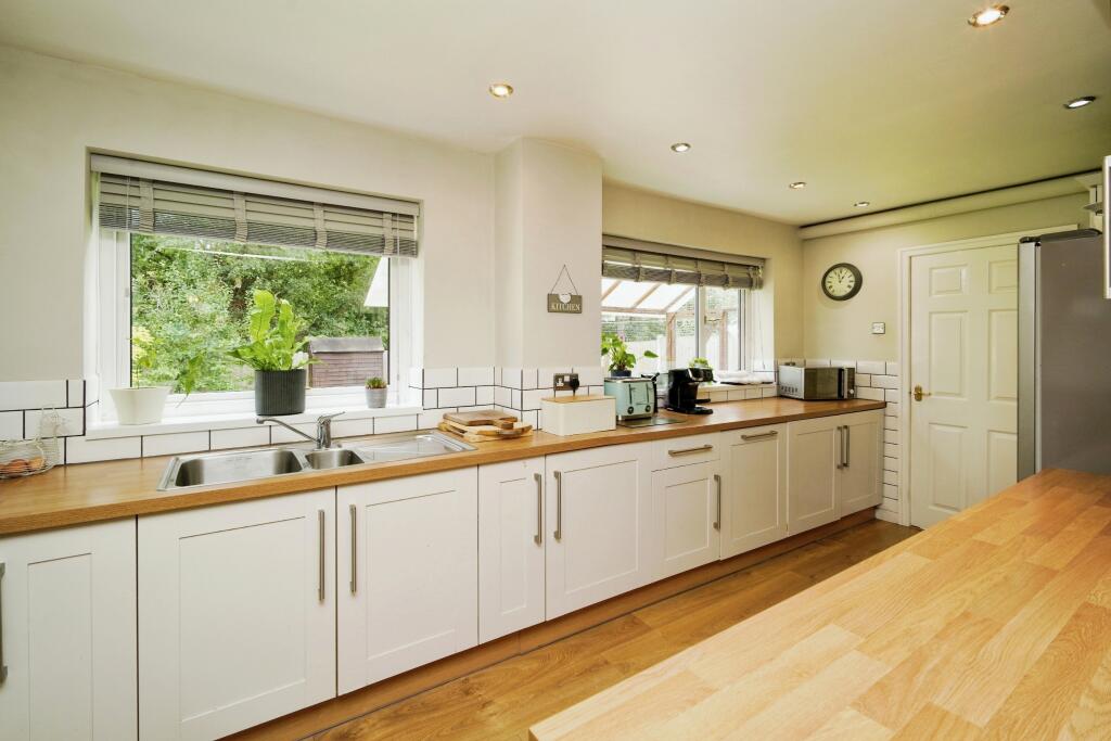 Additional property image - Dibbins Hey, Wirral, CH63