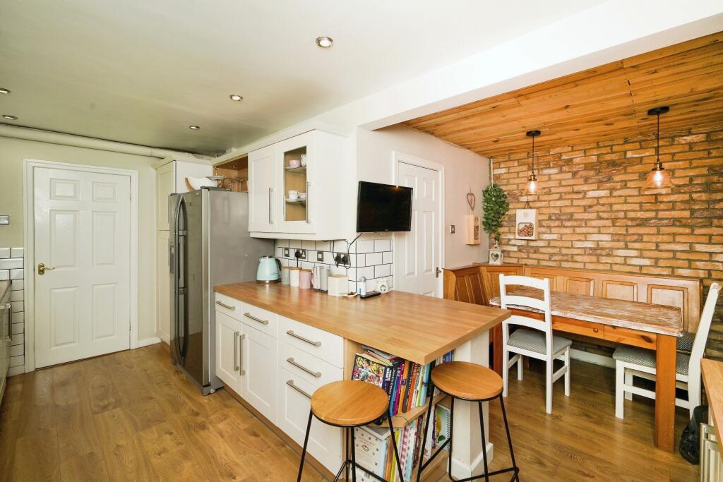 Additional property image - Dibbins Hey, Wirral, CH63