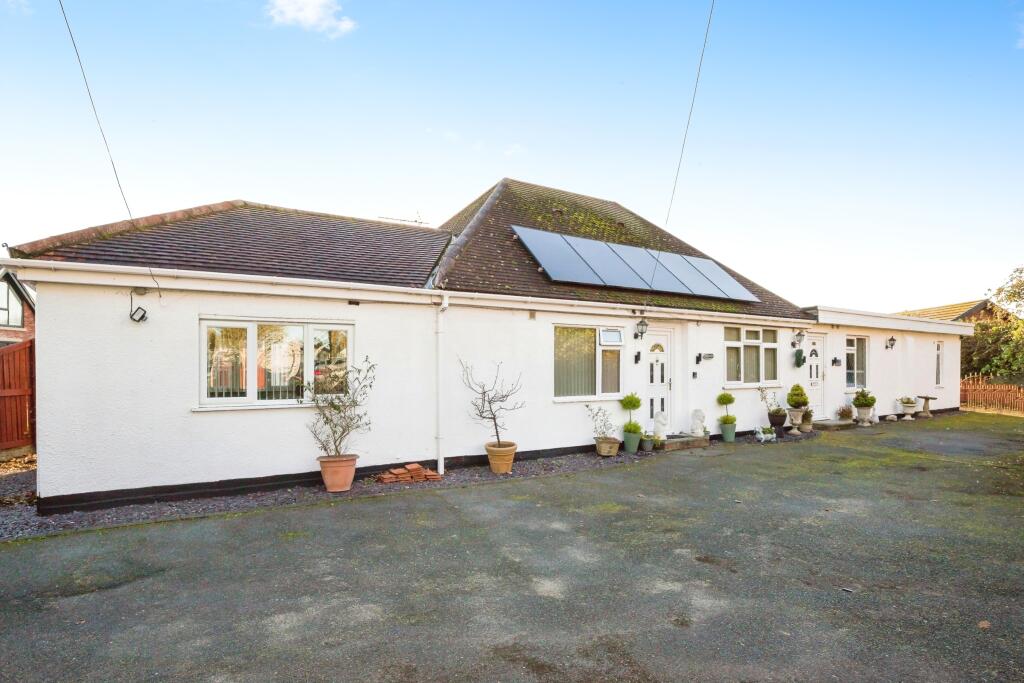 5 bedroom detached bungalow