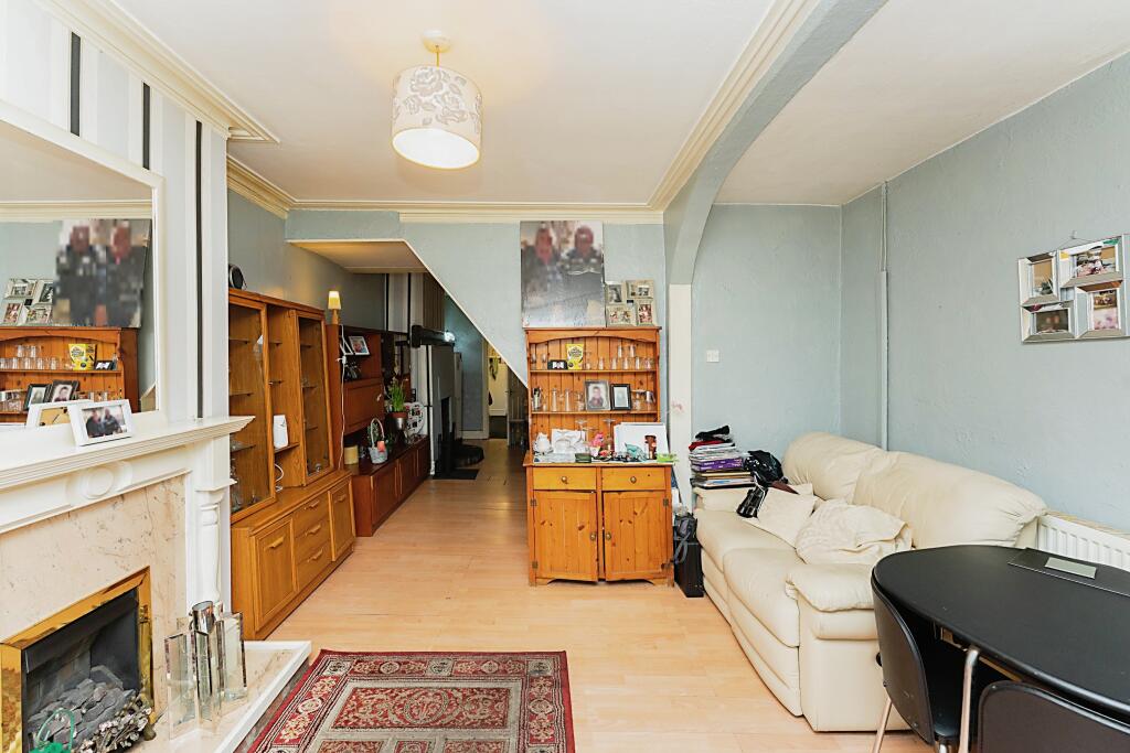 3 bedroom end of terrace house for sale in Vicars Cross Road, Chester, CH3