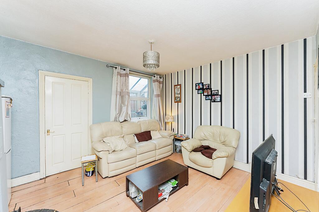 3 bedroom end of terrace house for sale in Vicars Cross Road, Chester, CH3