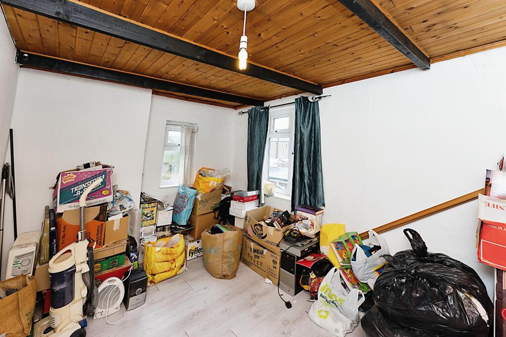 3 bedroom end of terrace house for sale in Vicars Cross Road, Chester, CH3