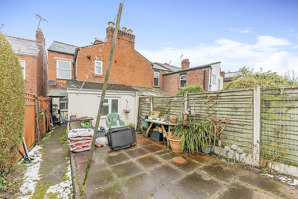 3 bedroom end of terrace house for sale in Vicars Cross Road, Chester, CH3