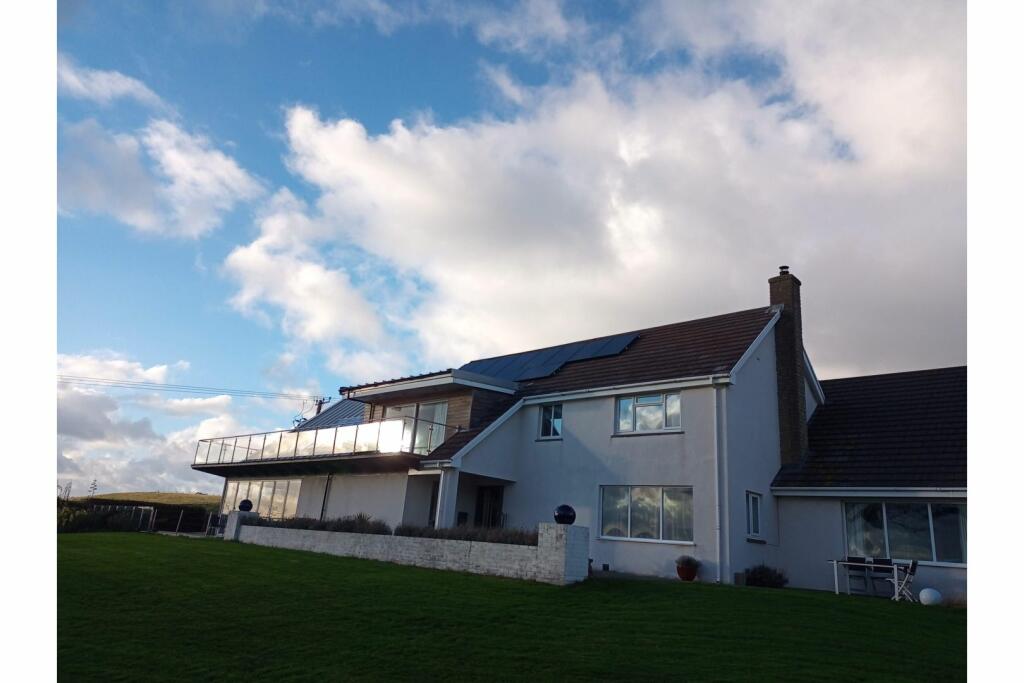 6 bedroom detached house for sale in Cliff Terrace, Aberystwyth, SY23