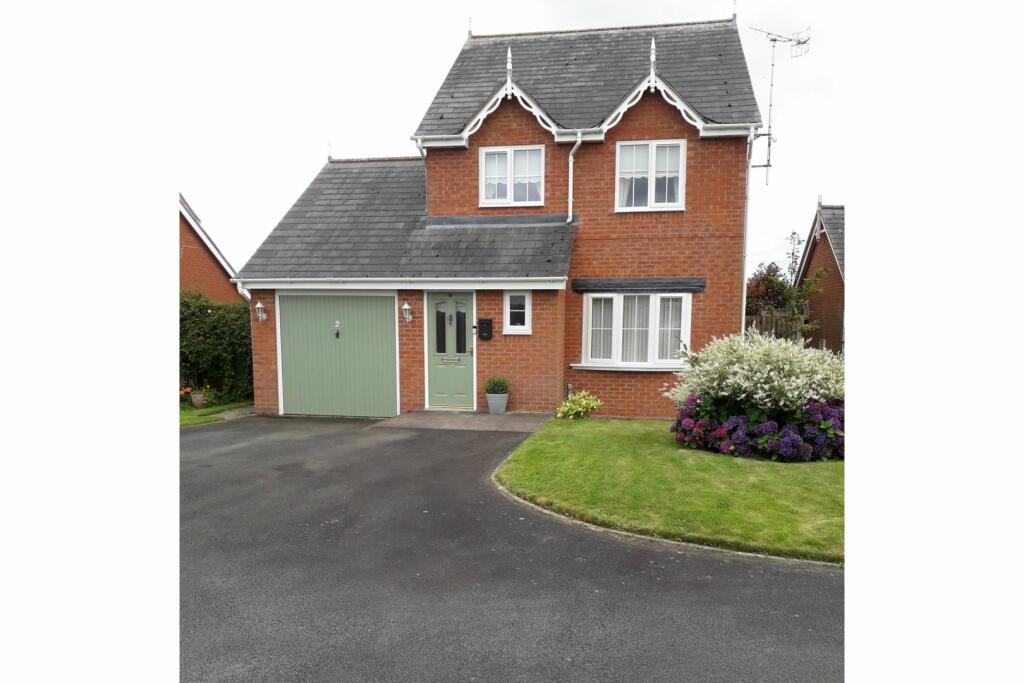 3 bedroom detached house for sale in Penymaes, Adfa, Newtown, SY16