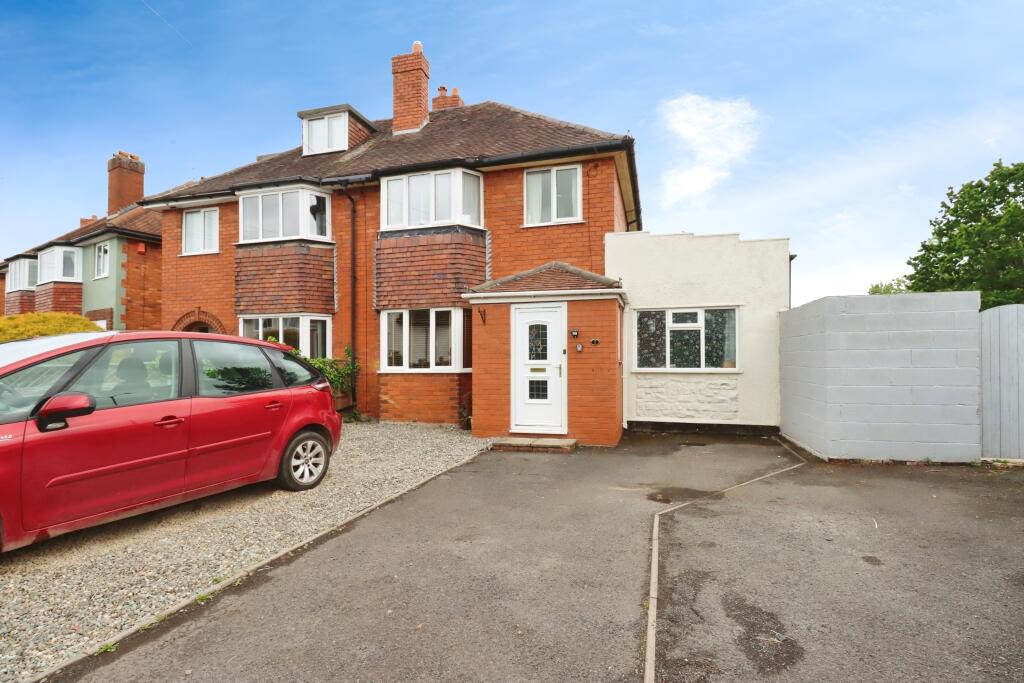 4 bedroom semi-detached house