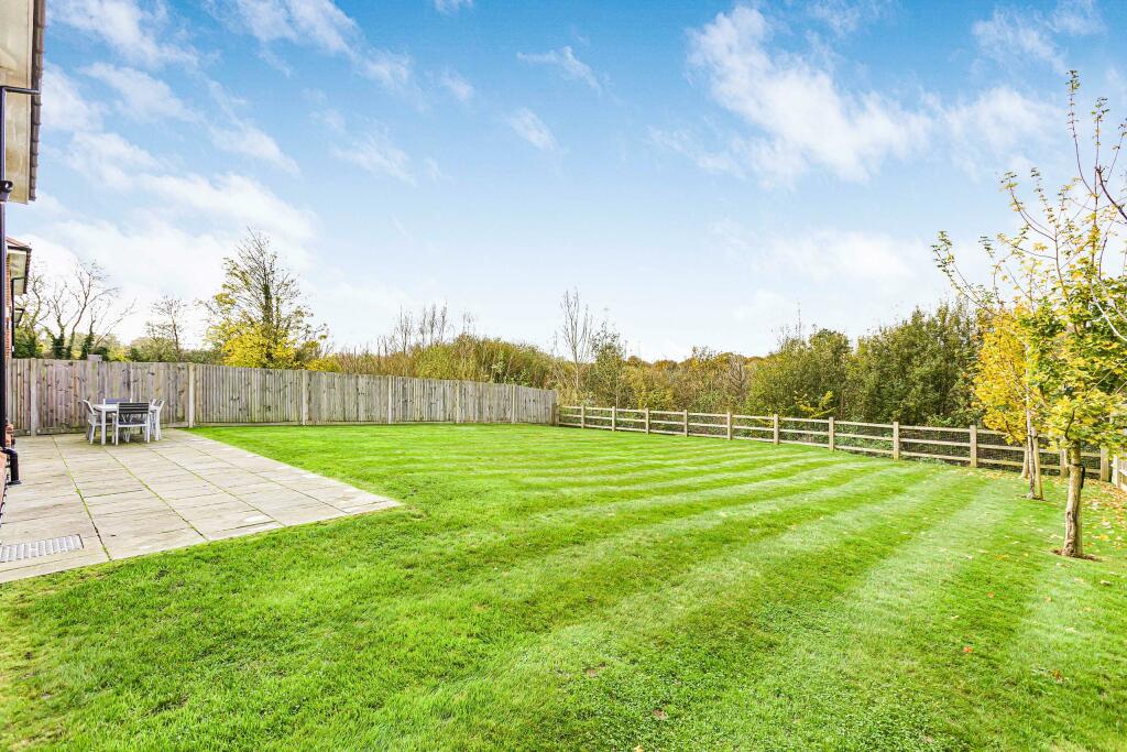 Additional property image - Lake View, Frogmore, AL2
