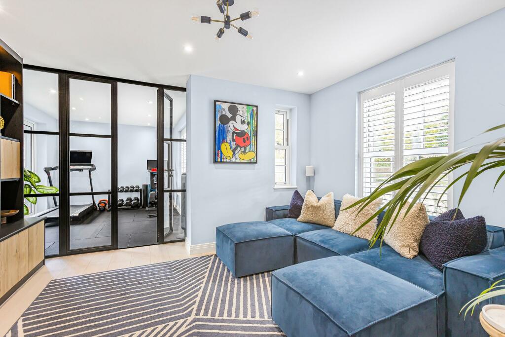 Additional property image - Lake View, Frogmore, AL2