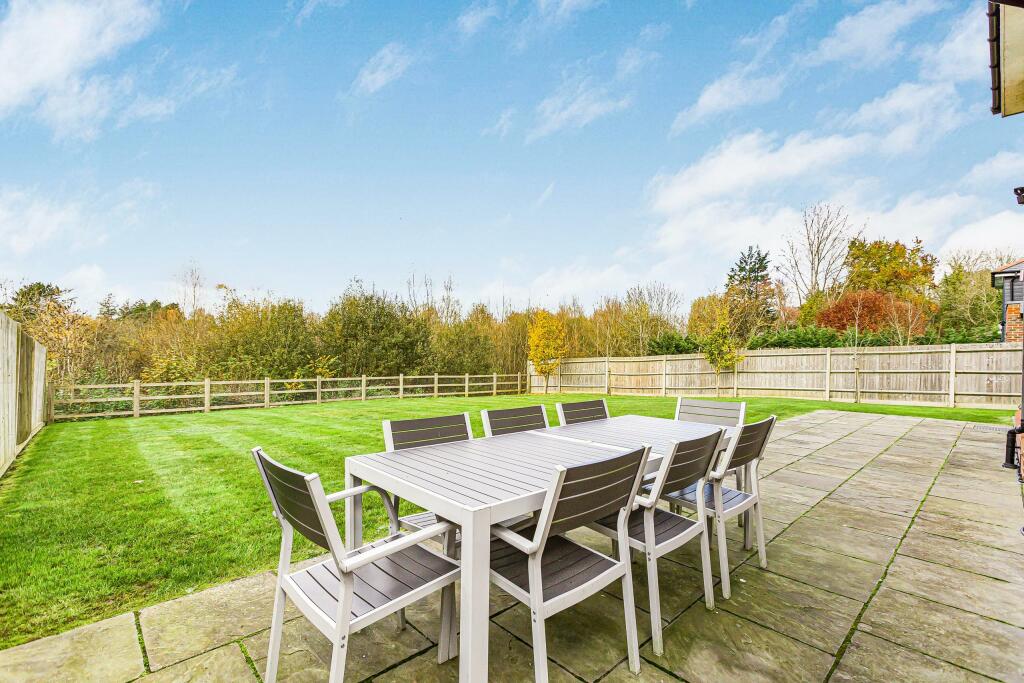 Additional property image - Lake View, Frogmore, AL2