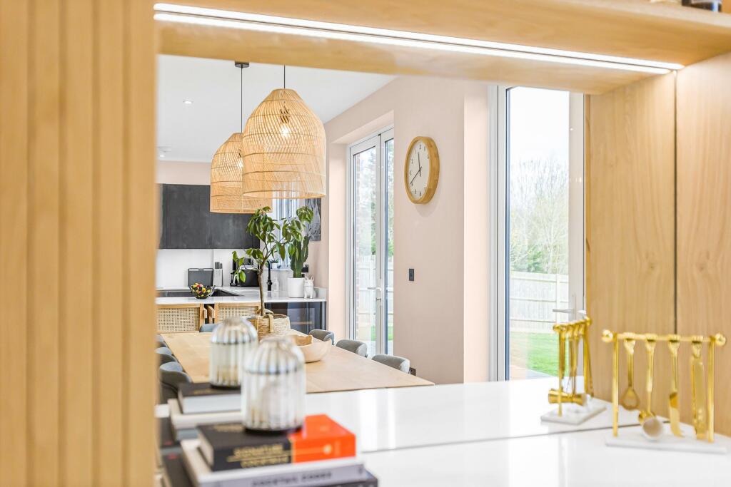Additional property image - Lake View, Frogmore, AL2