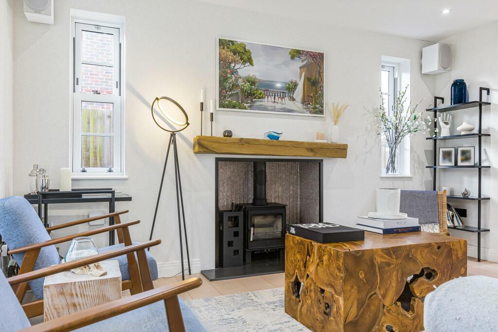 Additional property image - Lake View, Frogmore, AL2