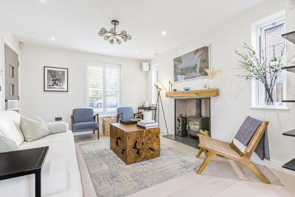 Additional property image - Lake View, Frogmore, AL2