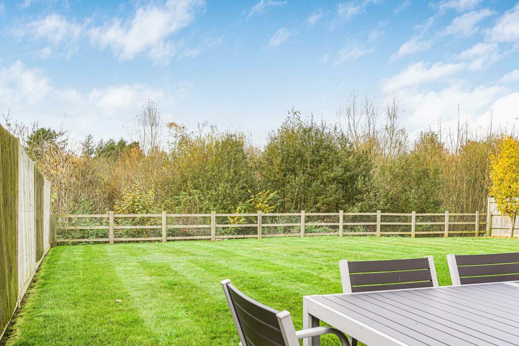 Additional property image - Lake View, Frogmore, AL2