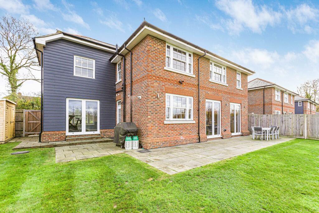 Additional property image - Lake View, Frogmore, AL2
