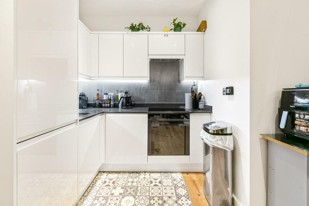 Additional property image - Ziggurat House, St Albans, AL1