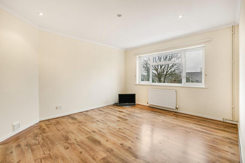 Additional property image - Oakwood Road, Bricket Wood, AL2