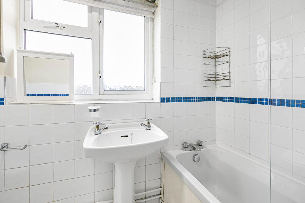 Additional property image - Oakwood Road, Bricket Wood, AL2