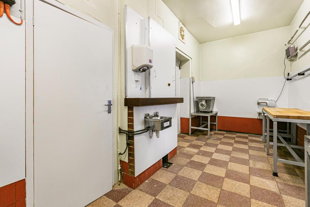 Additional property image - Oakwood Road, Bricket Wood, AL2