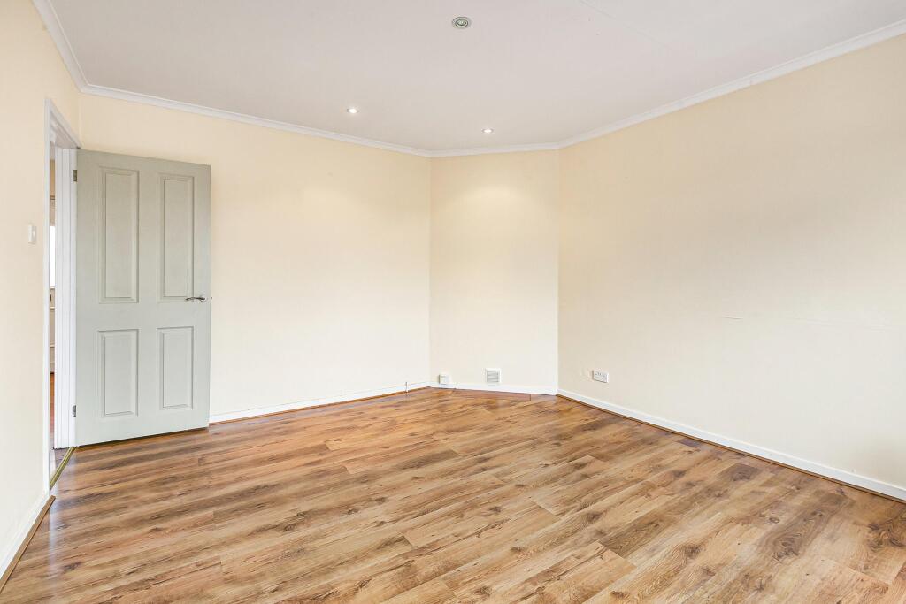 Additional property image - Oakwood Road, Bricket Wood, AL2