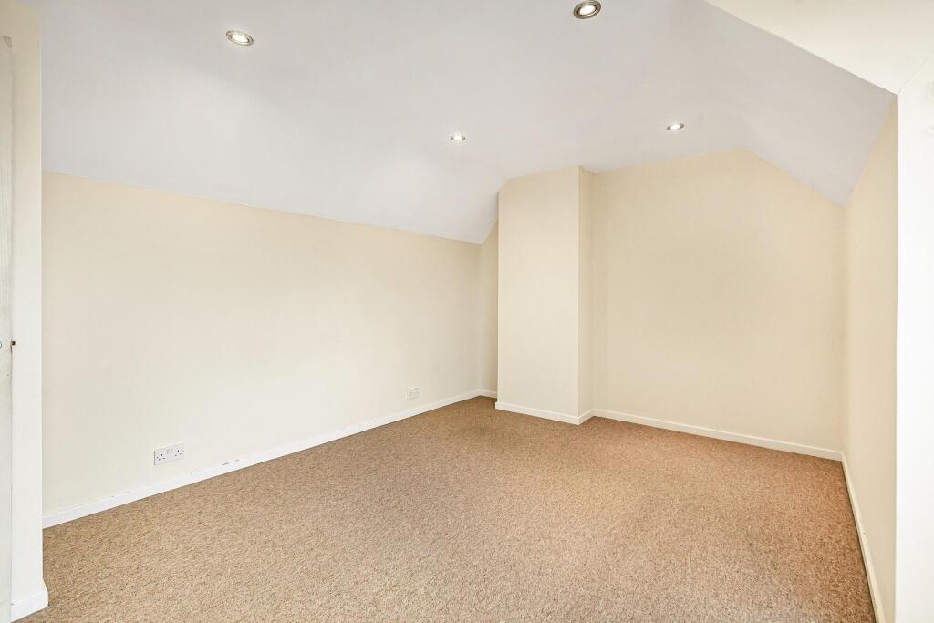 Additional property image - Oakwood Road, Bricket Wood, AL2