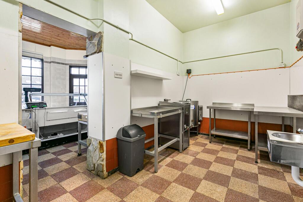 Additional property image - Oakwood Road, Bricket Wood, AL2