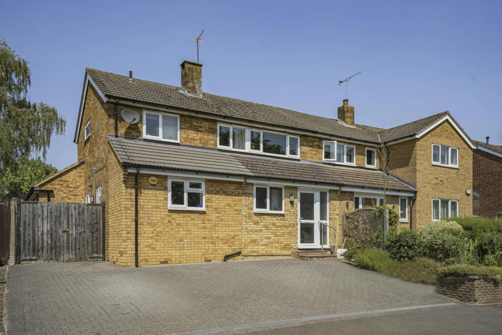 Main image of property: Sandpit Lane, St Albans, AL4
