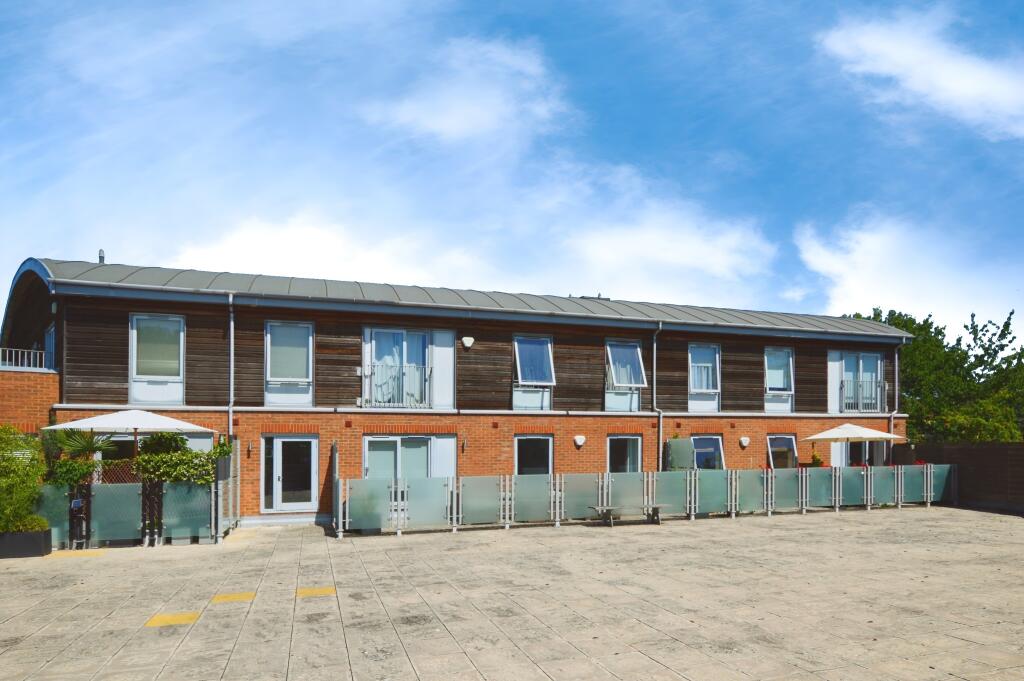 Main image of property: Hatfield Road, St Albans, AL1