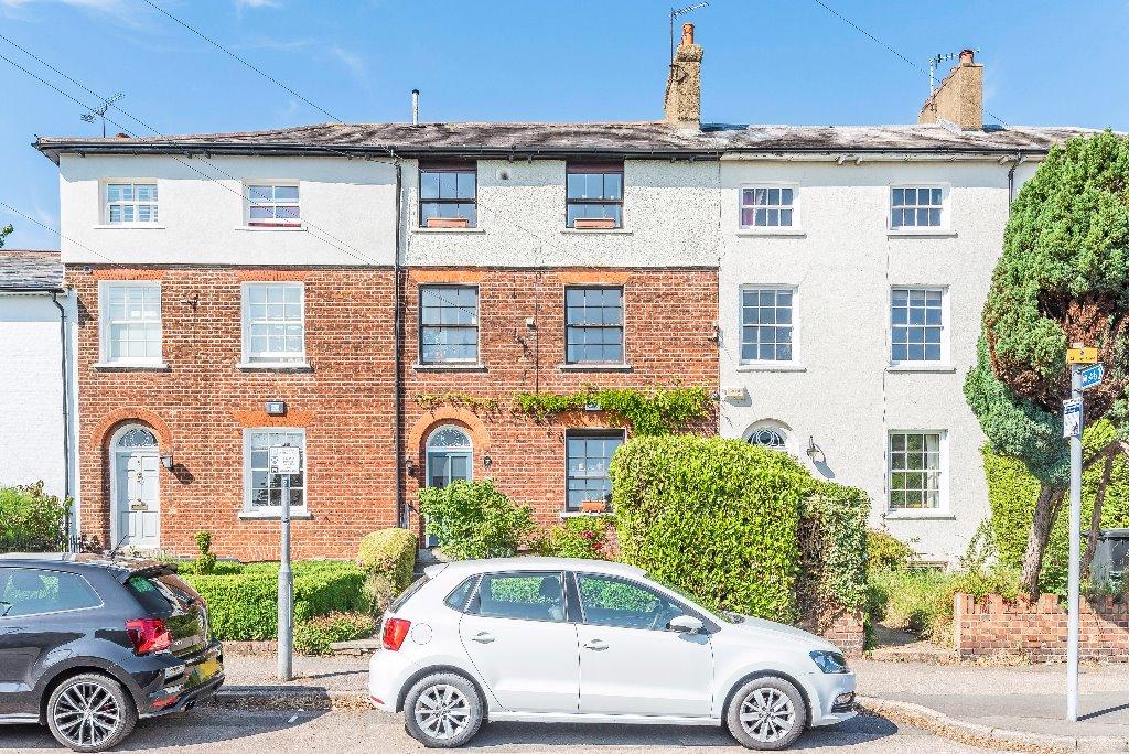 2 bedroom flat for sale in Old London Road, St Albans, AL1