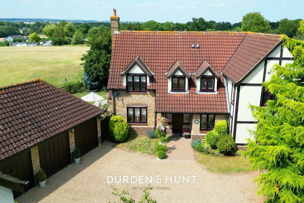 5 bedroom detached house for sale in The Paddocks, Stapleford Abbotts, RM4