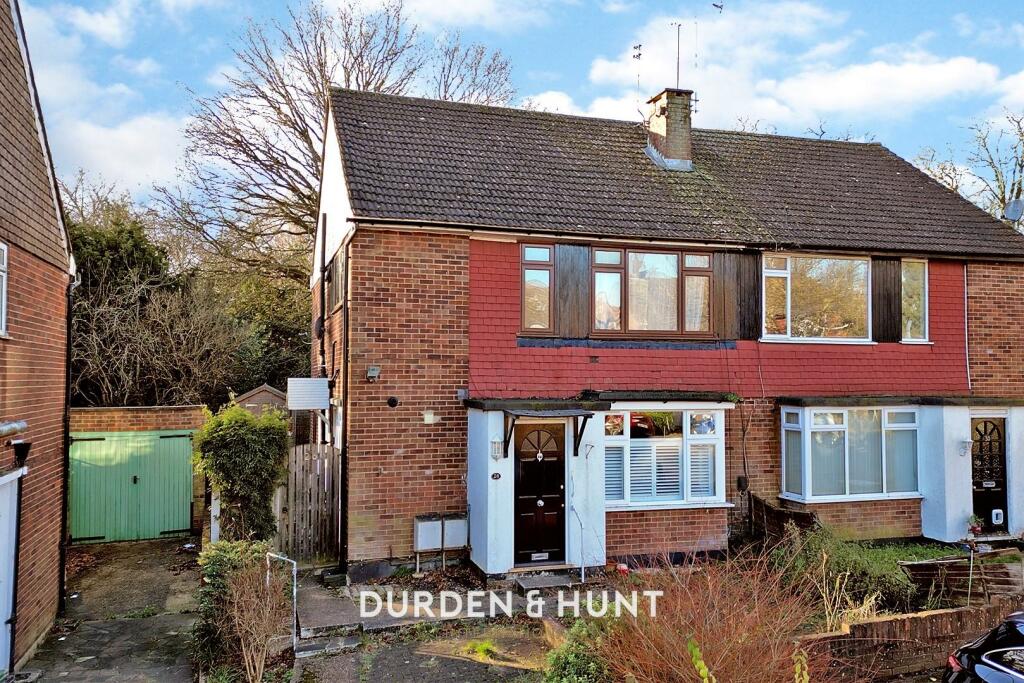 2 bedroom apartment for sale in Wimborne Close, Buckhurst Hill, IG9