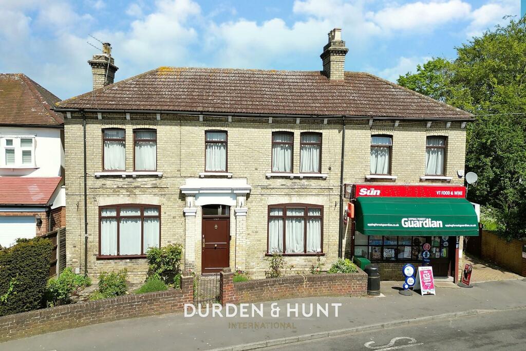 5 bedroom detached house for sale in Lambourne Road, Chigwell, IG7