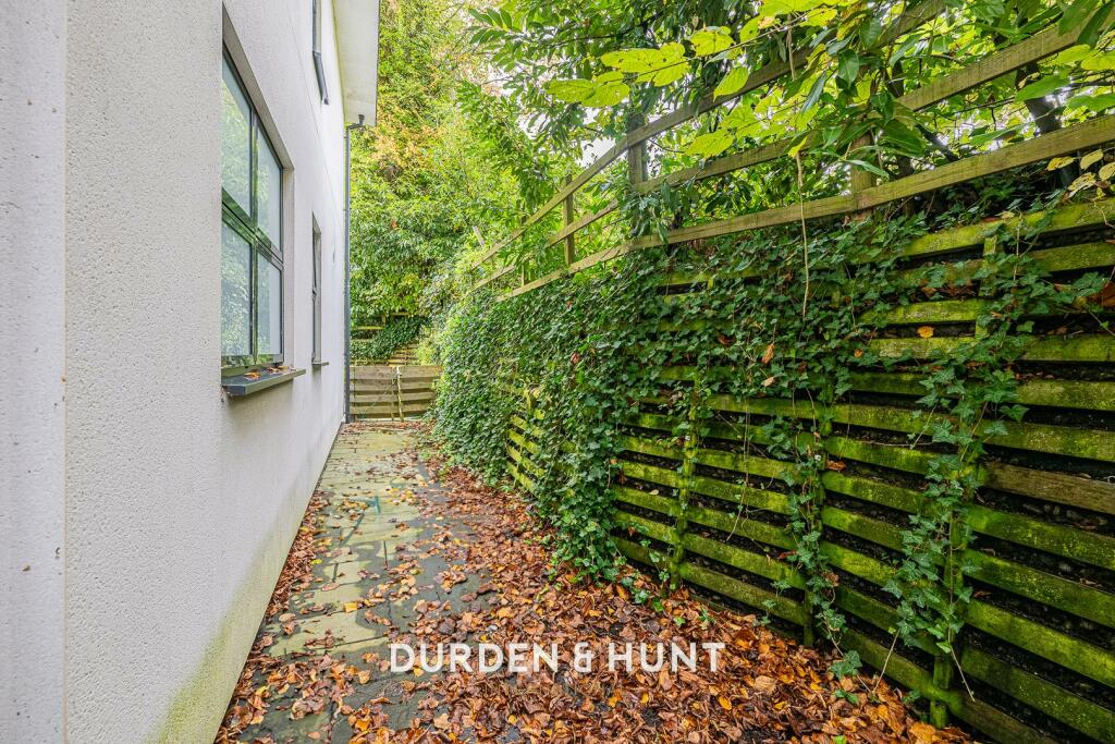 Additional property image - Piercing Hill, Theydon Bois, Epping, CM16