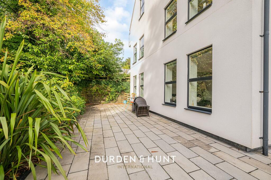 Additional property image - Piercing Hill, Theydon Bois, Epping, CM16