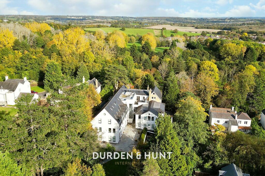 Additional property image - Piercing Hill, Theydon Bois, Epping, CM16