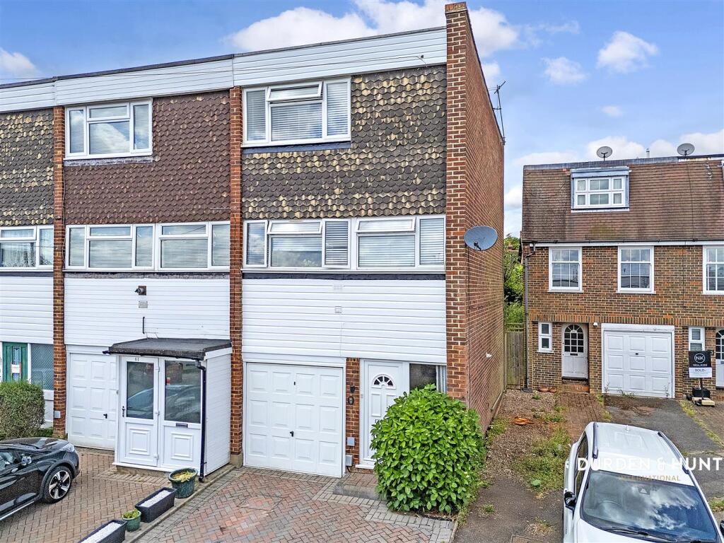 Main image of property: Wroths Path, Loughton, IG10